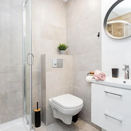 بيت ضيافة Rybacka 48 - Twoje Miejsce Wypoczynku, Domki, Studia, Rowery, Hulajnogi, E-foil, Balie Z Hydromasazem, Sprzet Do Polawiania Bursztynu