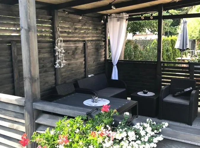 Rybacka 48 - Twoje Miejsce Wypoczynku, Domki, Studia, Rowery, Hulajnogi, E-foil, Balie Z Hydromasazem, Sprzet Do Polawiania Bursztynu Янтар